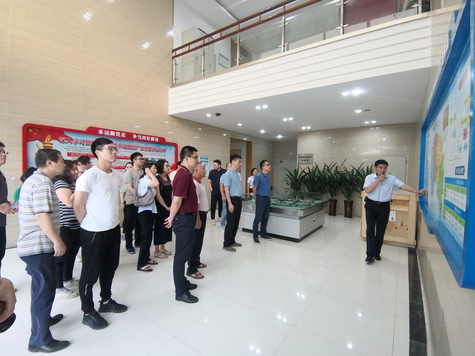 05-东江水务公司第二党支部与水投公司第五党支部开展“党建+技术”互联共建活动，加强党建业务交流.jpg