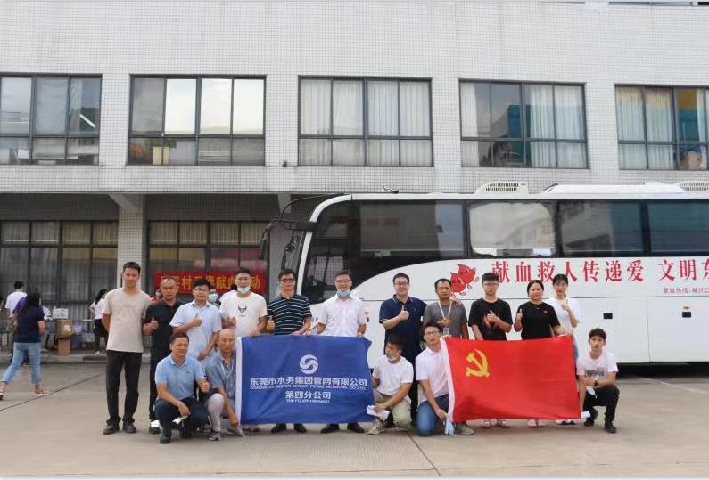 图10：“热血青年”合照.jpg
