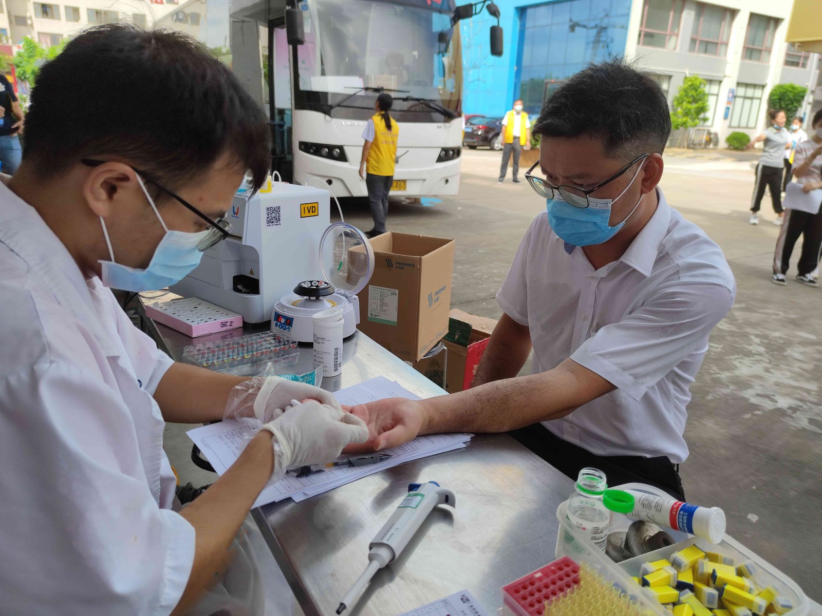 图11：管网公司党支部开展无偿献血志愿服务活动.jpg