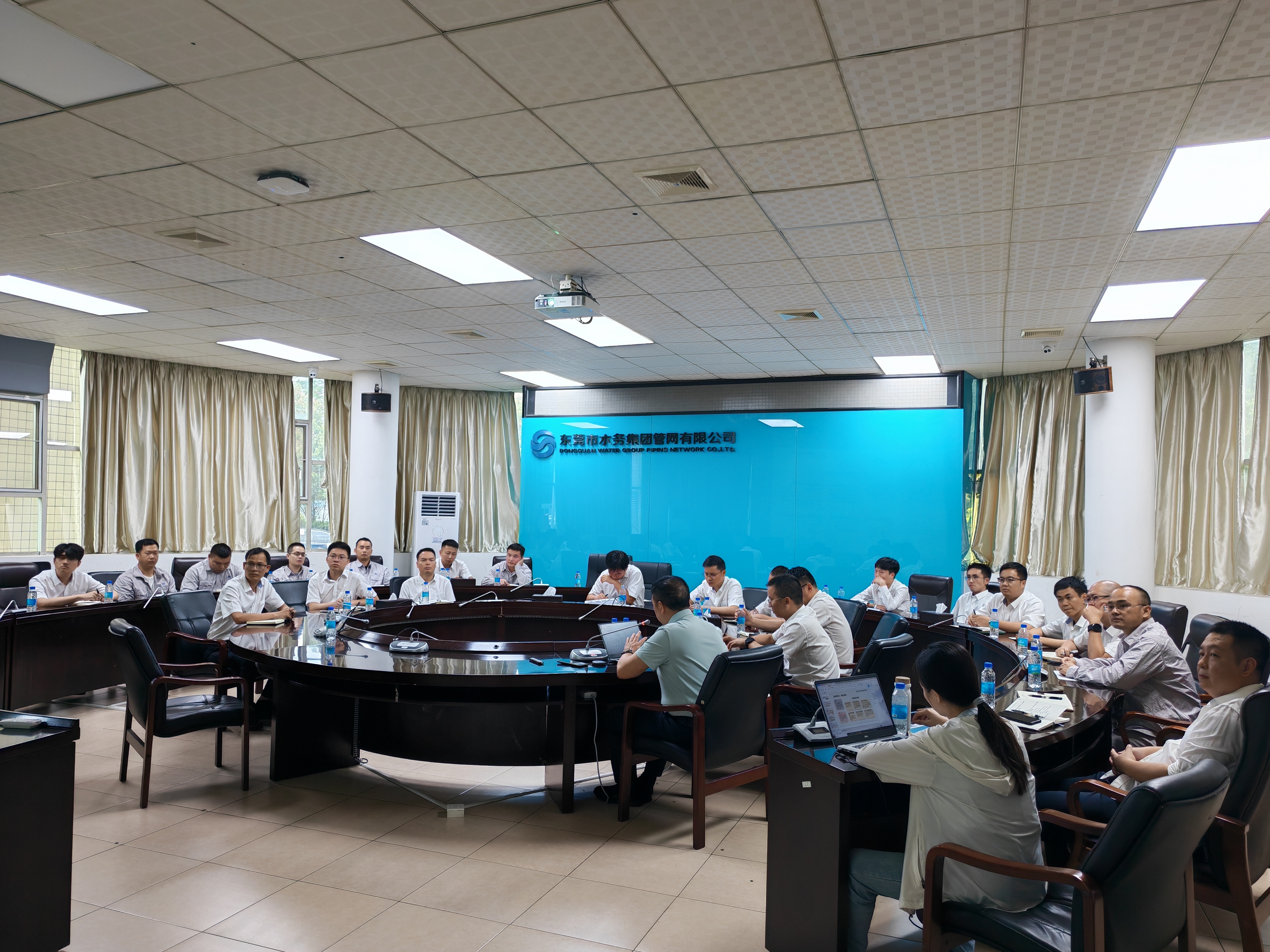 图3（项目管理交流会现场）.jpg