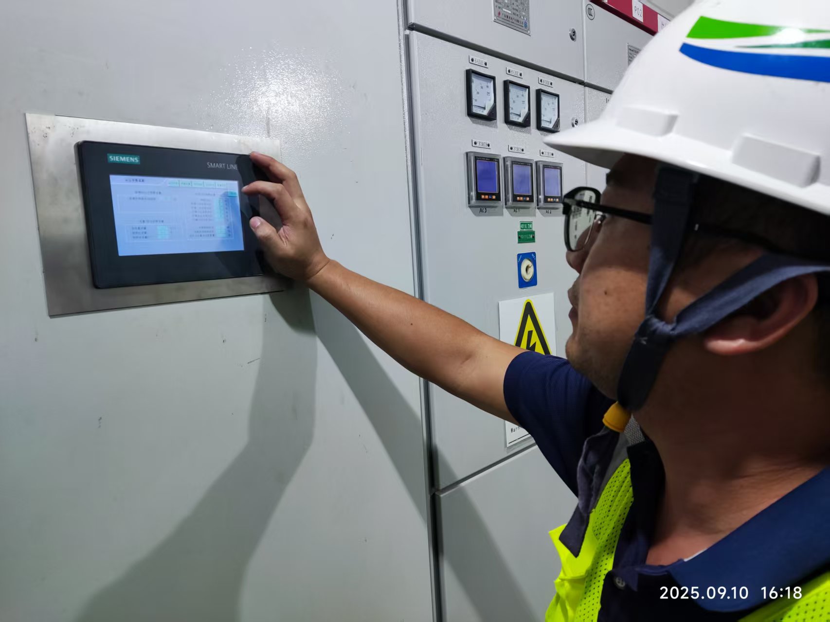 9月10日余屋泵站正在开展自控系统检查.jpg 9月10日余屋泵站正在开展自控系统检查.jpg